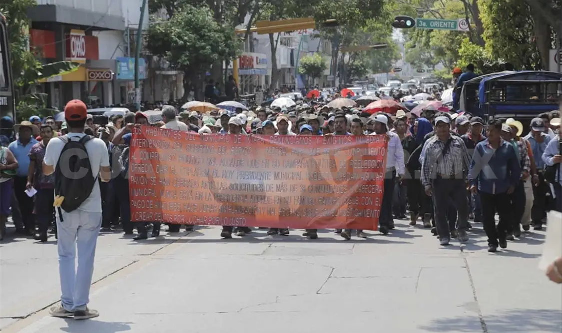 Habitantes de Ixtapa amenazan con bloqueos