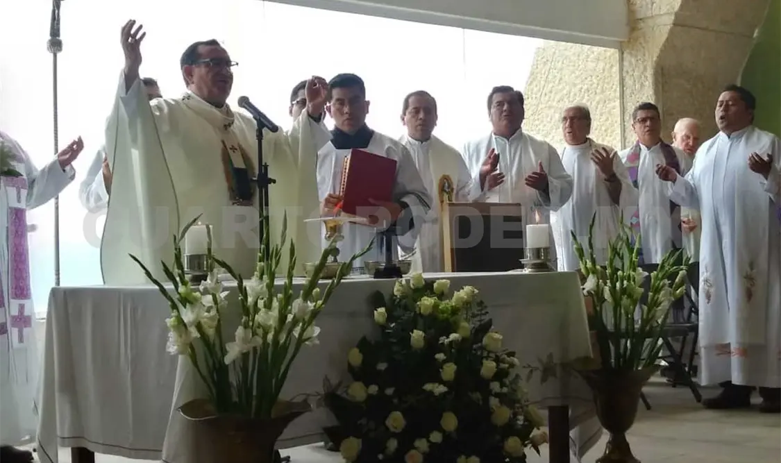 Encabeza arzobispo misa en honor a peregrinos fallecidos