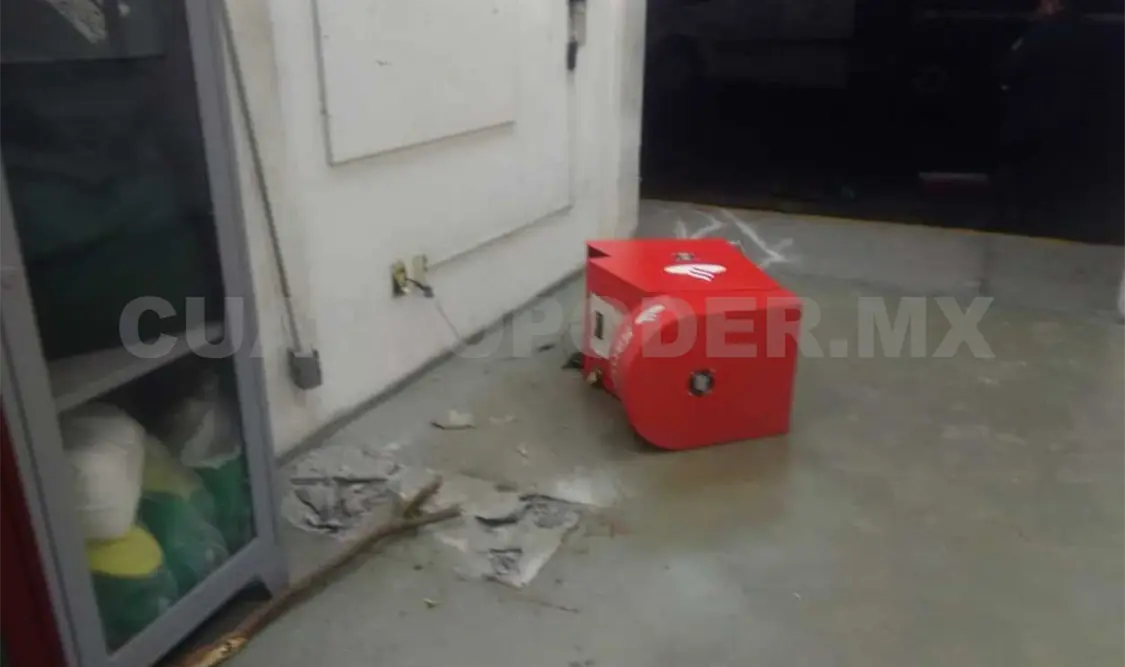 Grupo armado roba cajero automático