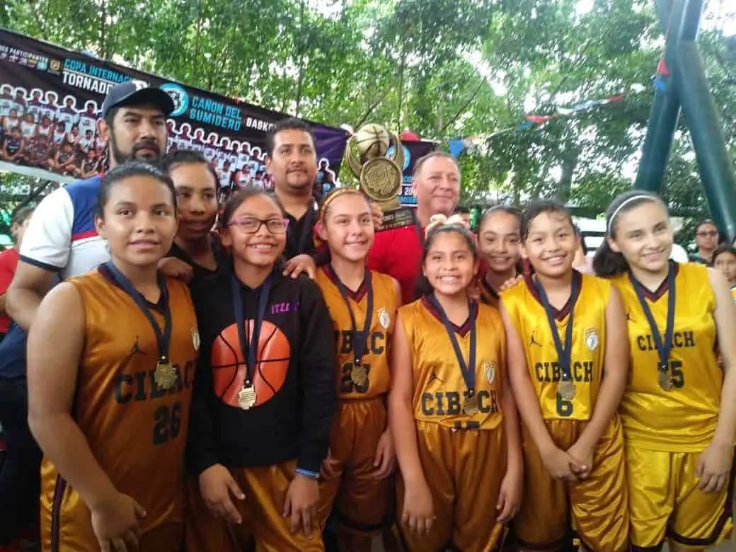 A los campeones se les presentará un proyecto para que puedan asistir, si les interesa, a finales de este año, a Colombia. Freddy Manga / CP