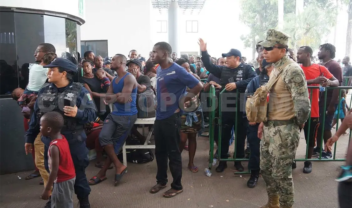 Califican como anti migratorias las redadas realizadas en hoteles, hospedajes y el centro de Tapachula. Rafael Victorio / CP