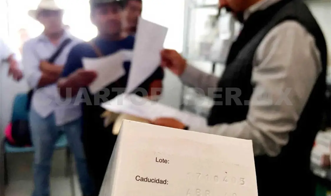 Uno de los medicamentos muestra vigencia vencida, lo cual pone en riesgo a los usuarios de la clínica. Cortesía