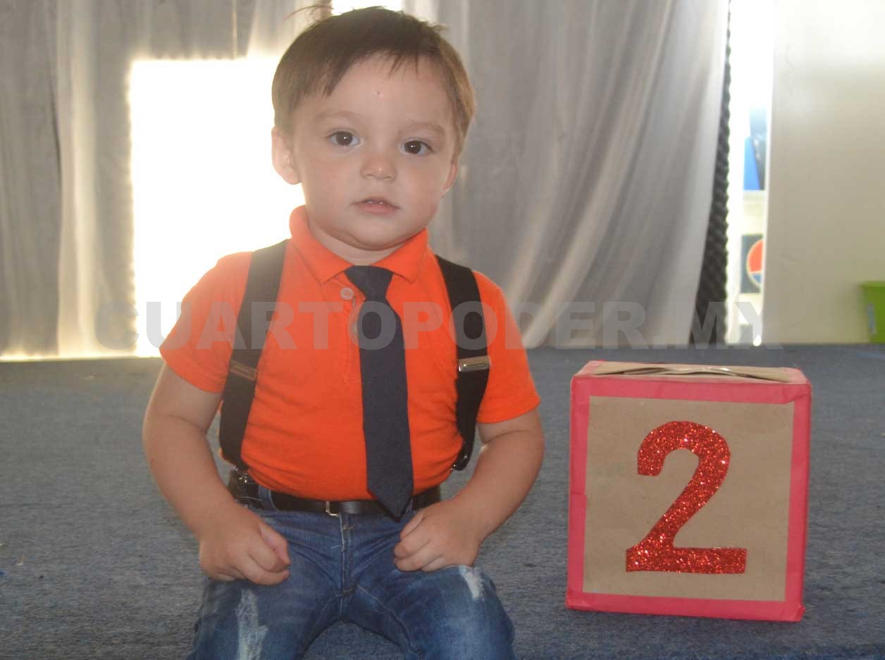 Muchas felicidades, Santiago