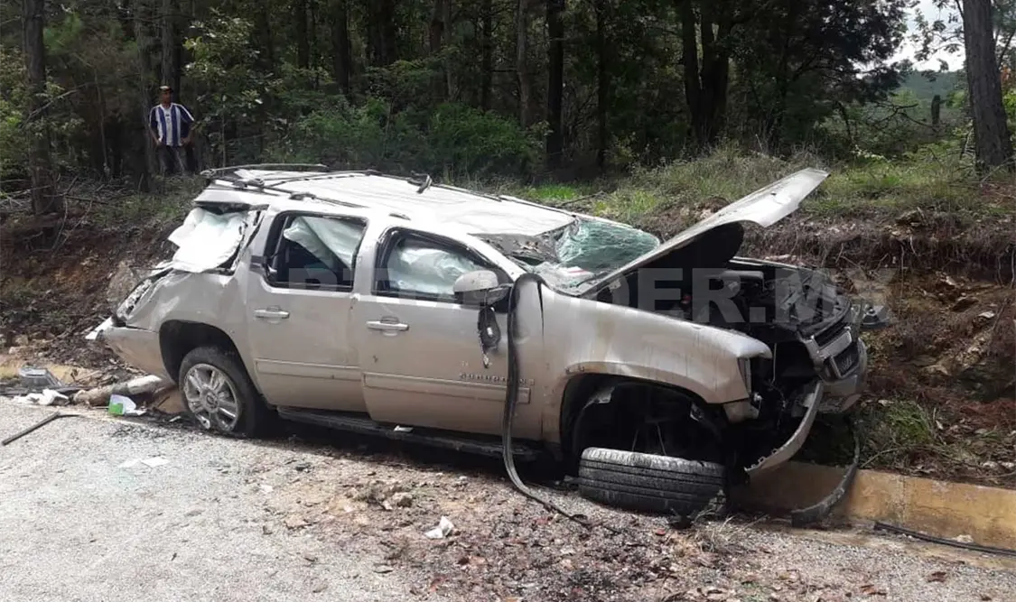 Se accidenta exdiputado local en una Suburban