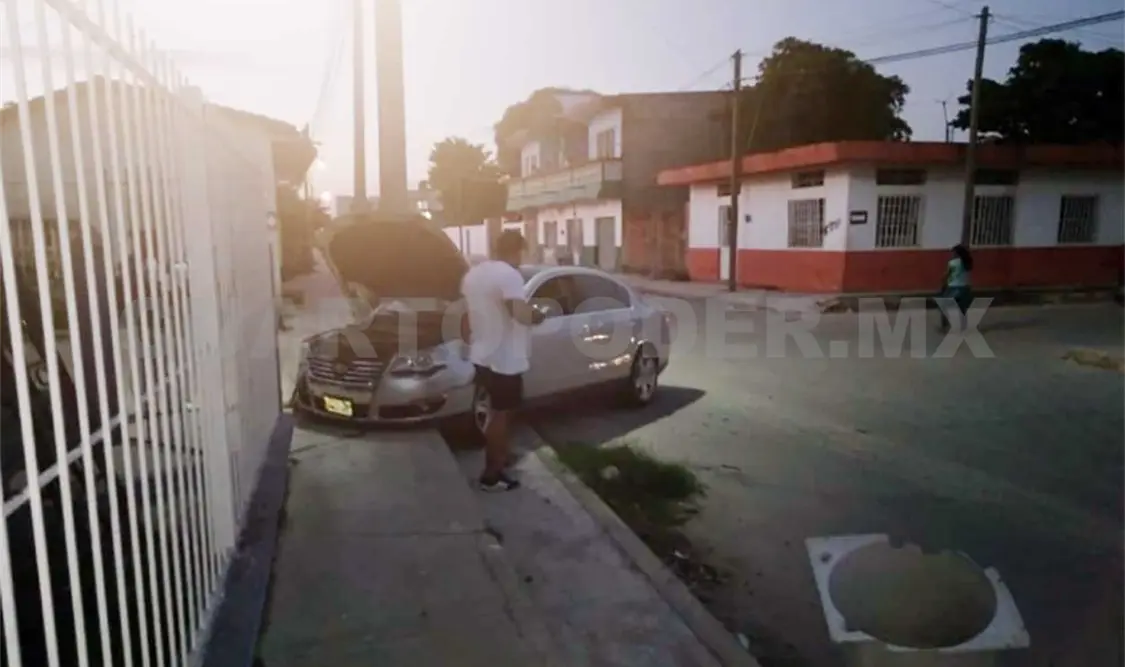 Conductor de Pick up provoca choque
