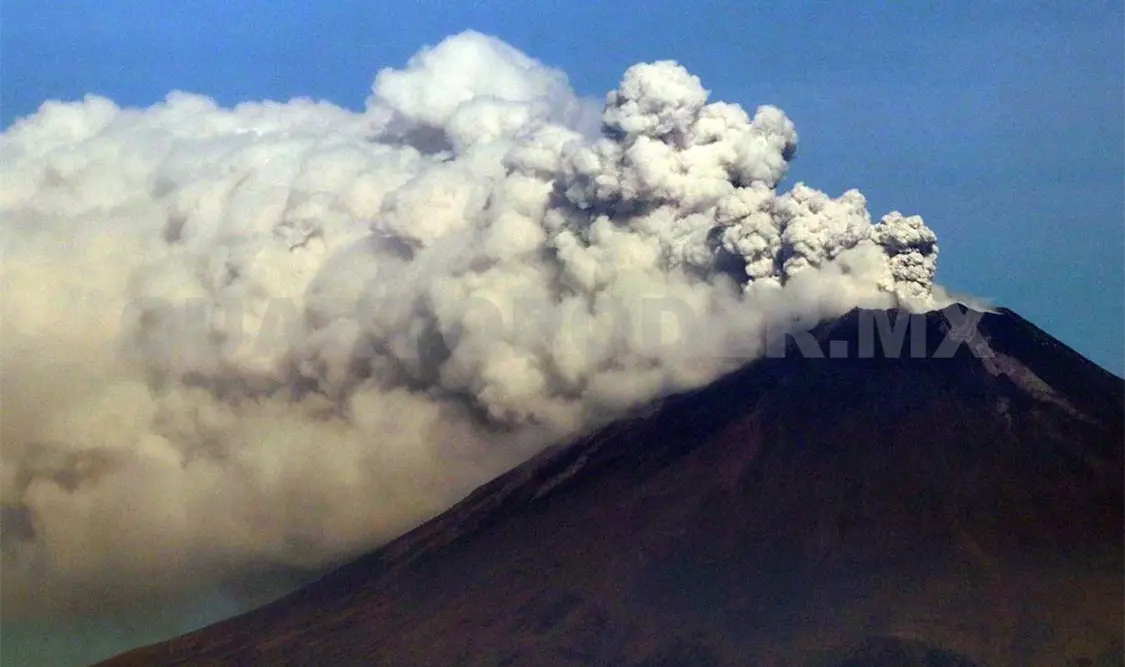 Volcán presenta 71 exhalaciones