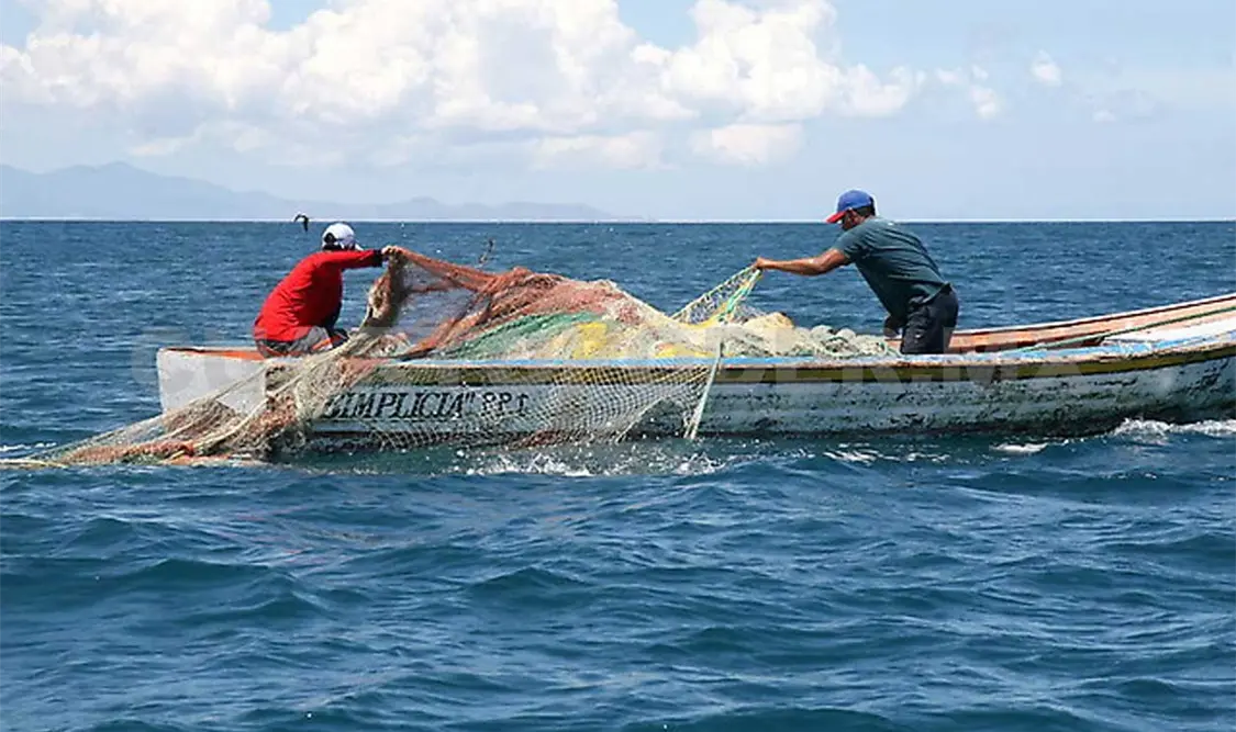 Pescadores suspenden actividades por lluvias