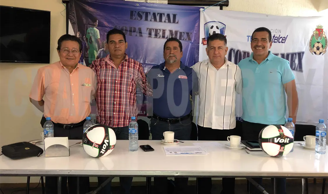 En la mesa estuvieron presentes José Tacías, Ricardo Guillermo Gutiérrez, Alberto Roperto, Gabriel Anza Vázquez y Adonai Sánchez Malpica. Cortesía