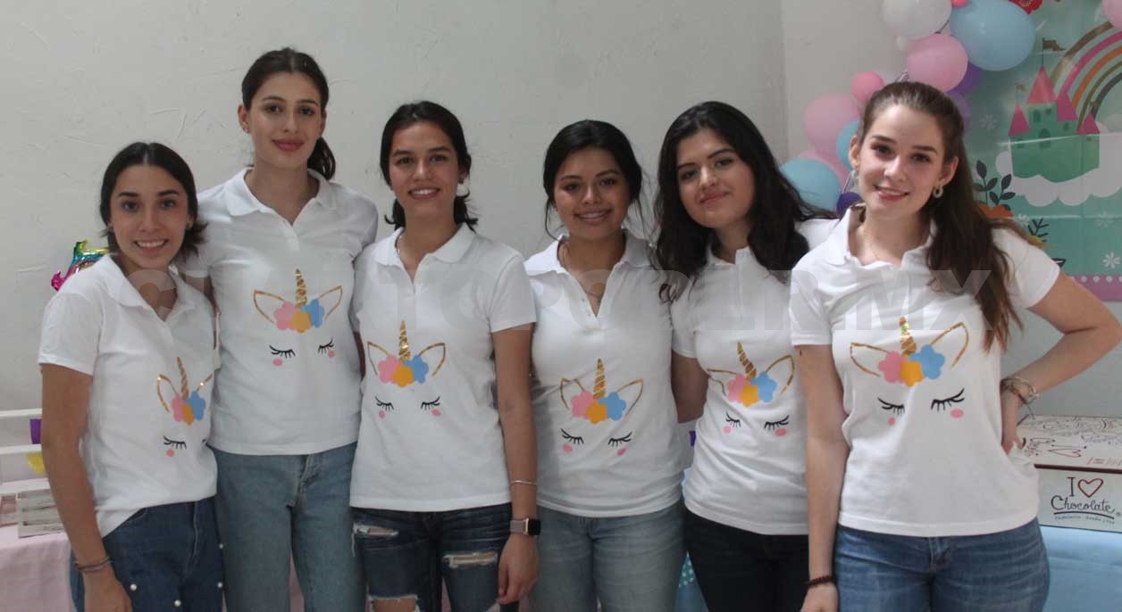Fiesta de unicornios para hermanitas