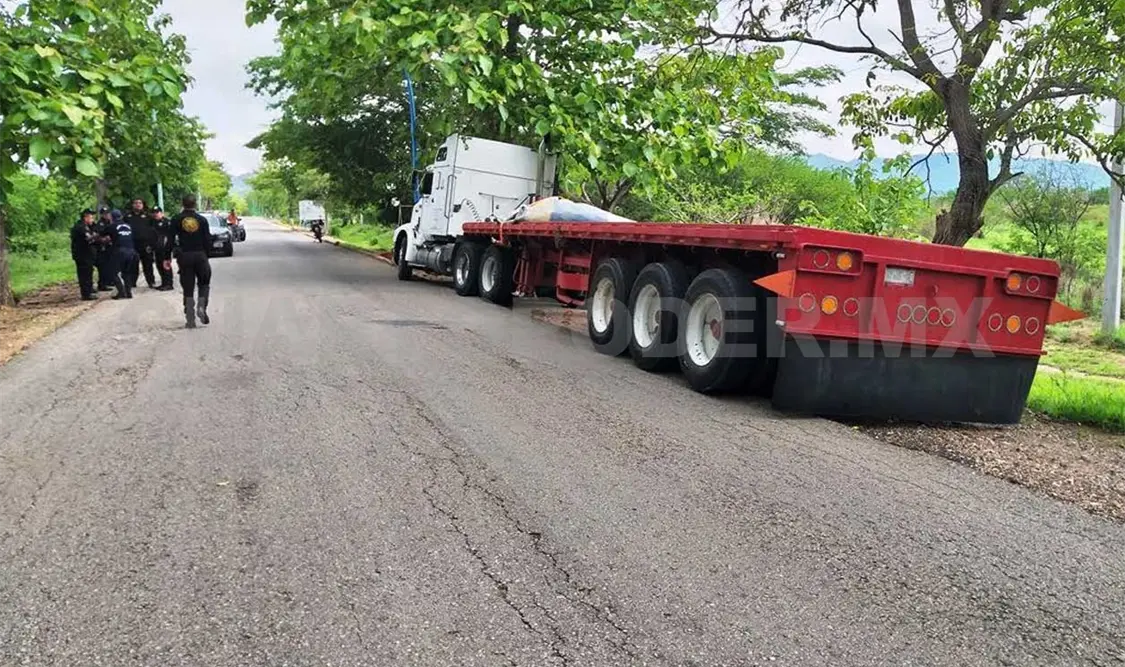 Armados roban 34 toneladas de cemento en la autopista