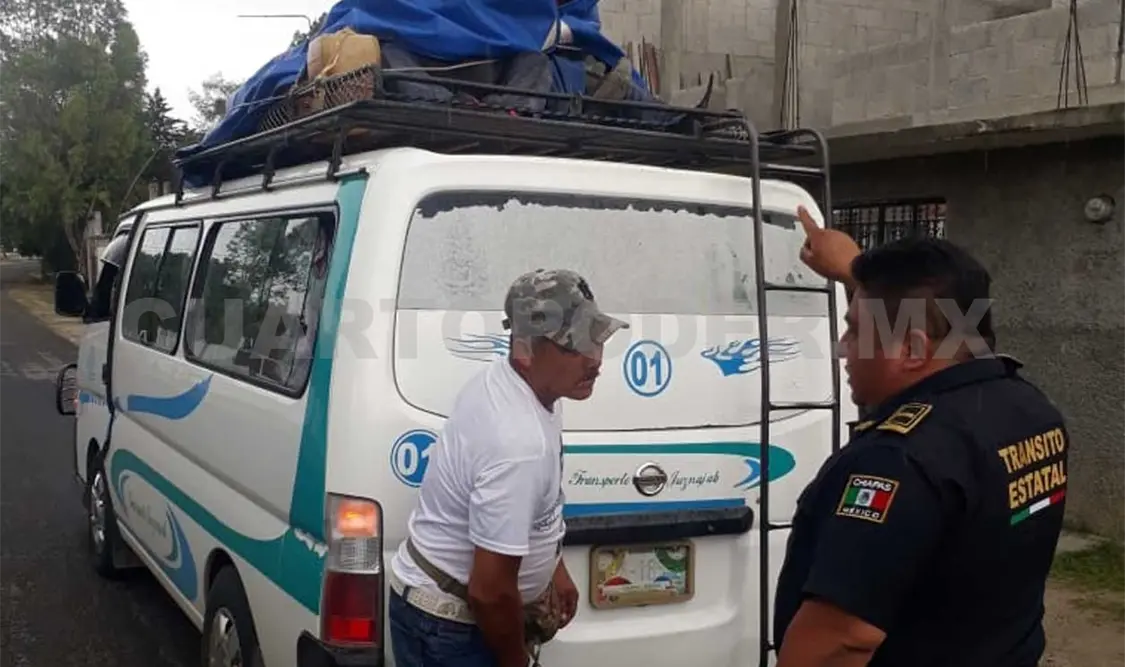 Transportista pone en peligro a usuarios