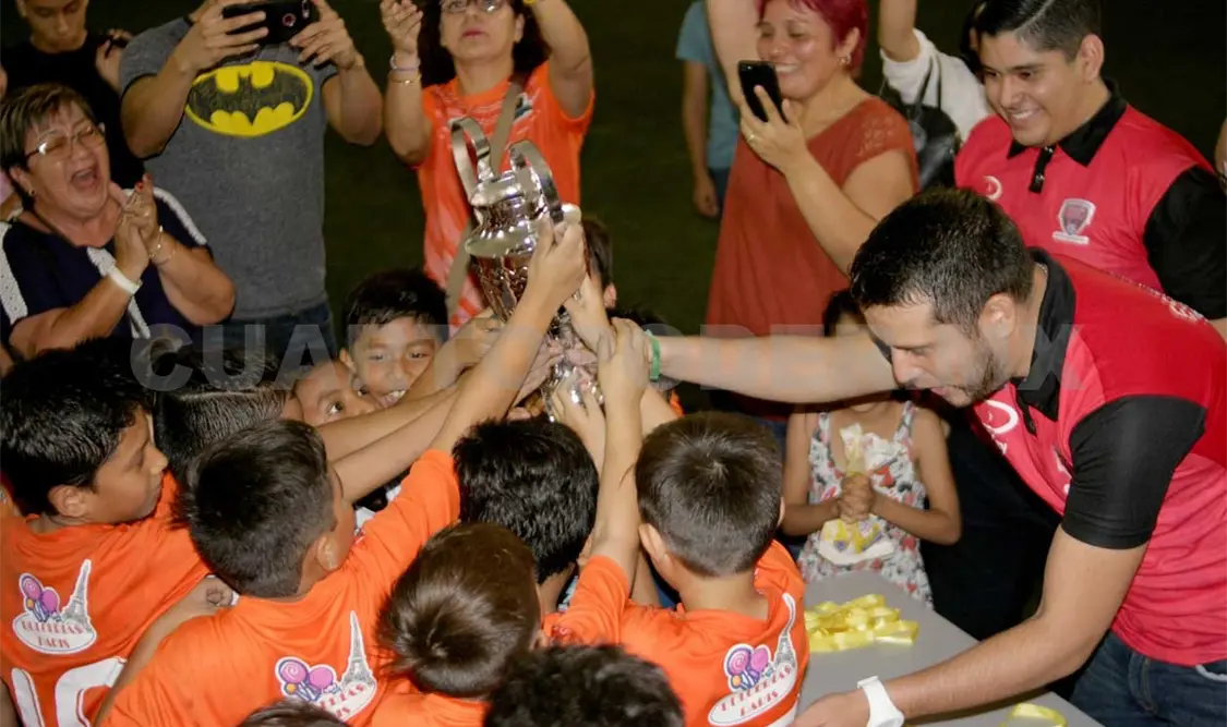 Felinos, campeón de Copa Estudiantes