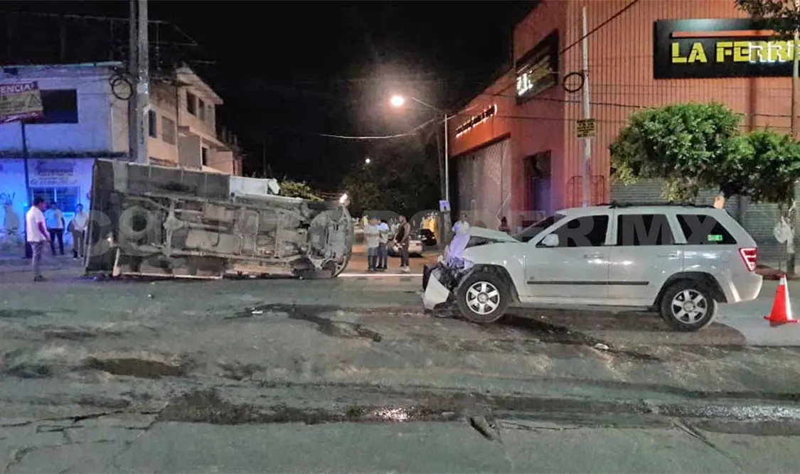 La falta de precaución provocó que el responsable fuera impactado de manera lateral, quedando volcado sobre su lado izquierdo. Edberg Mayorga / CP