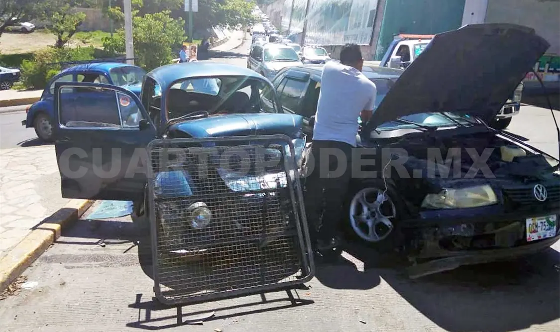 Semaforazo salda con dos lesionados