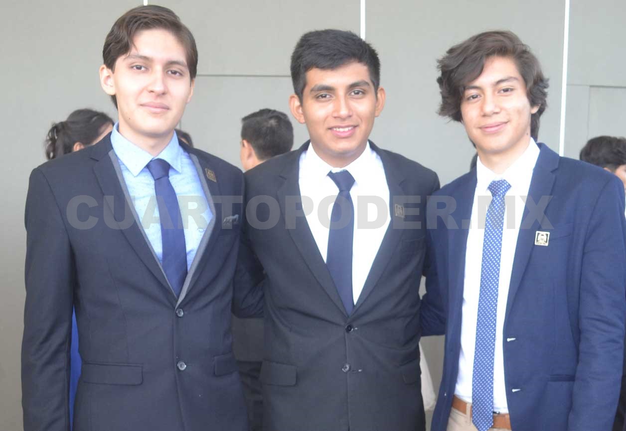 Se graduaron de la preparatoria