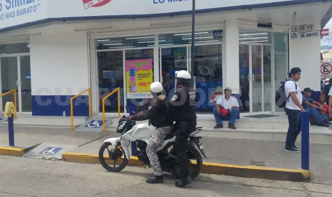 Armados asaltan farmacia del centro