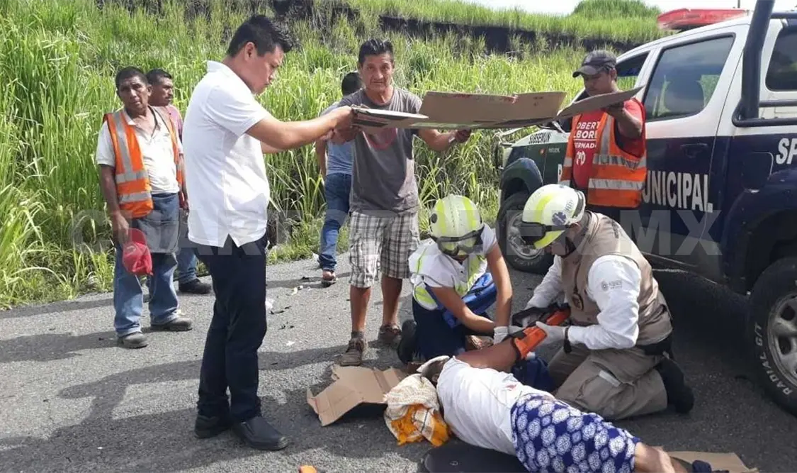 Accidente en libramiento se salda con dos heridos