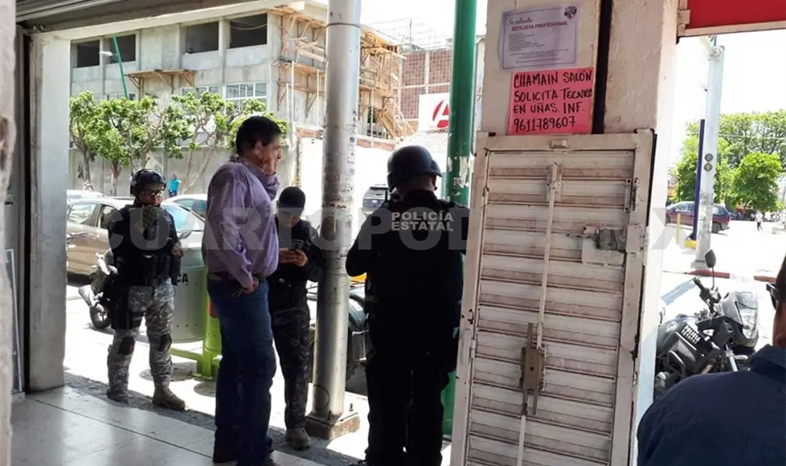 Deja encendido su carro y lo roba un desconocido