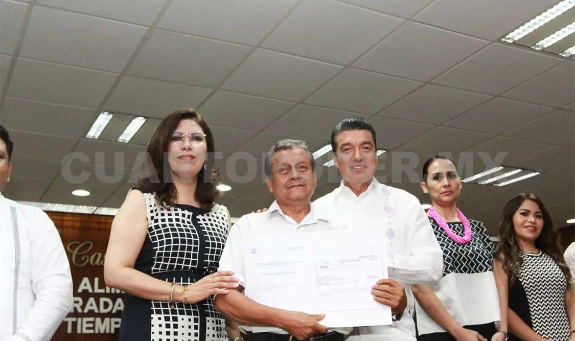 Entrega gobernador 86 mdp a mil 811 Escuelas de Tiempo Completo
