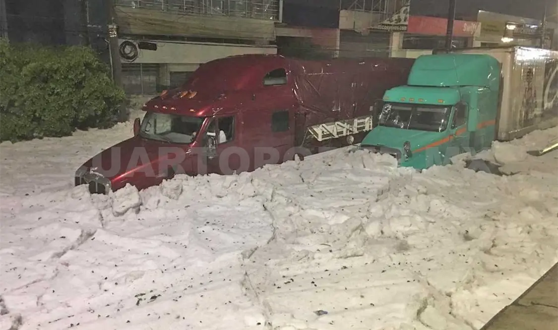 Granizada alcanza hasta un metro de altura