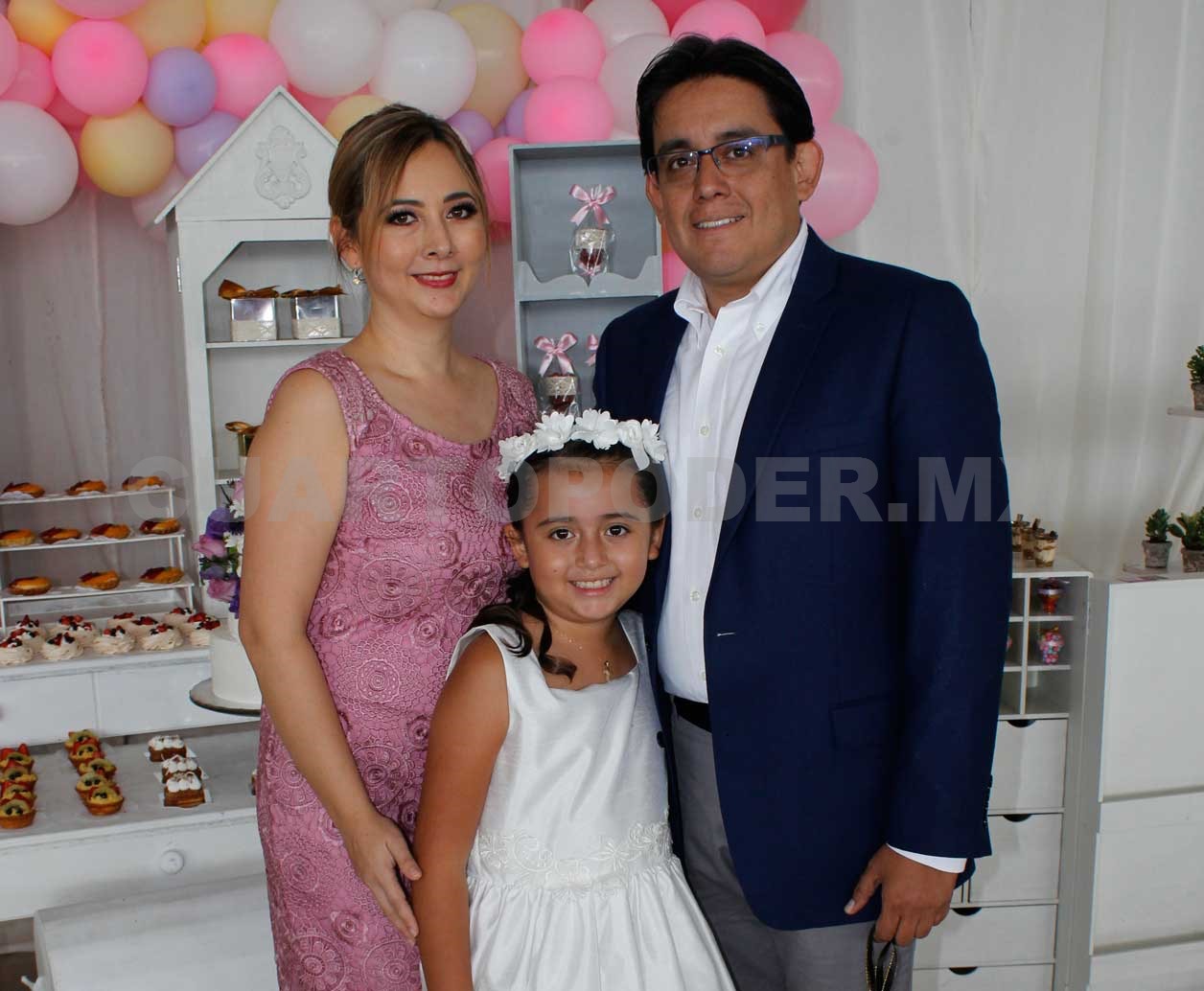 Elena hizo su primera comunión