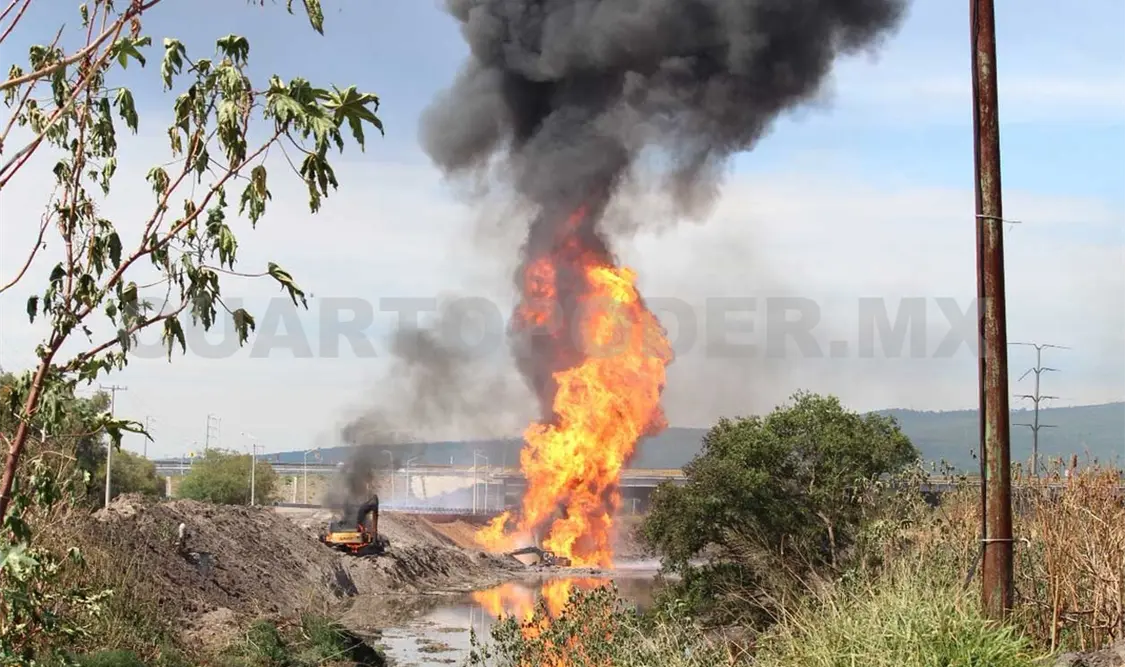 Explosión de ducto deja un desaparecido y tres heridos