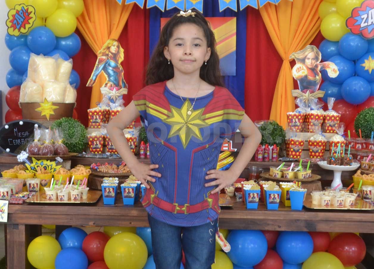 Fiesta al estilo de Capitana Marvel