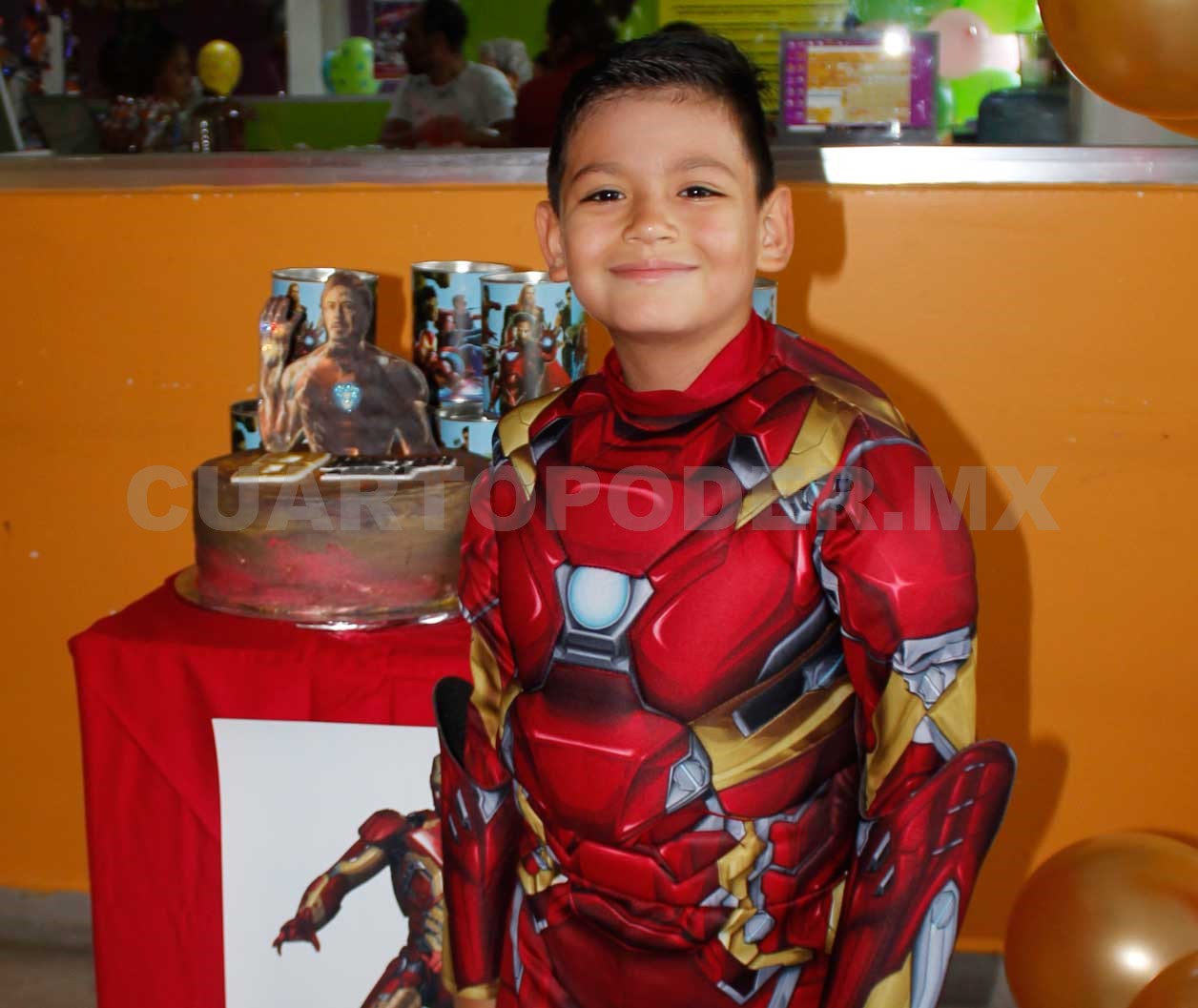 Héctor celebró junto a Iron Man