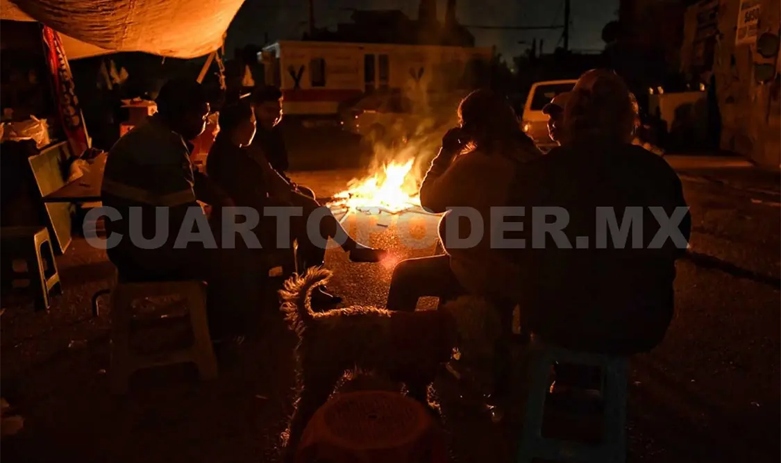 Comuneros protestan por tres días sin luz