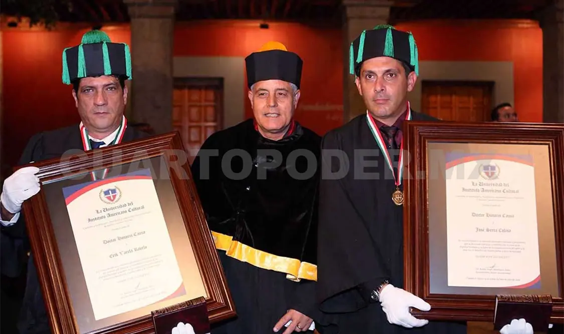 Erik Varela Ravelo recibió el título de doctor honoris causa de la Universidad del Instituto Americano Cultural. Cortesía