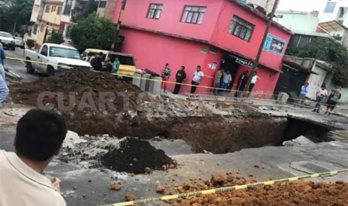 Aparece socavón y hallan mina