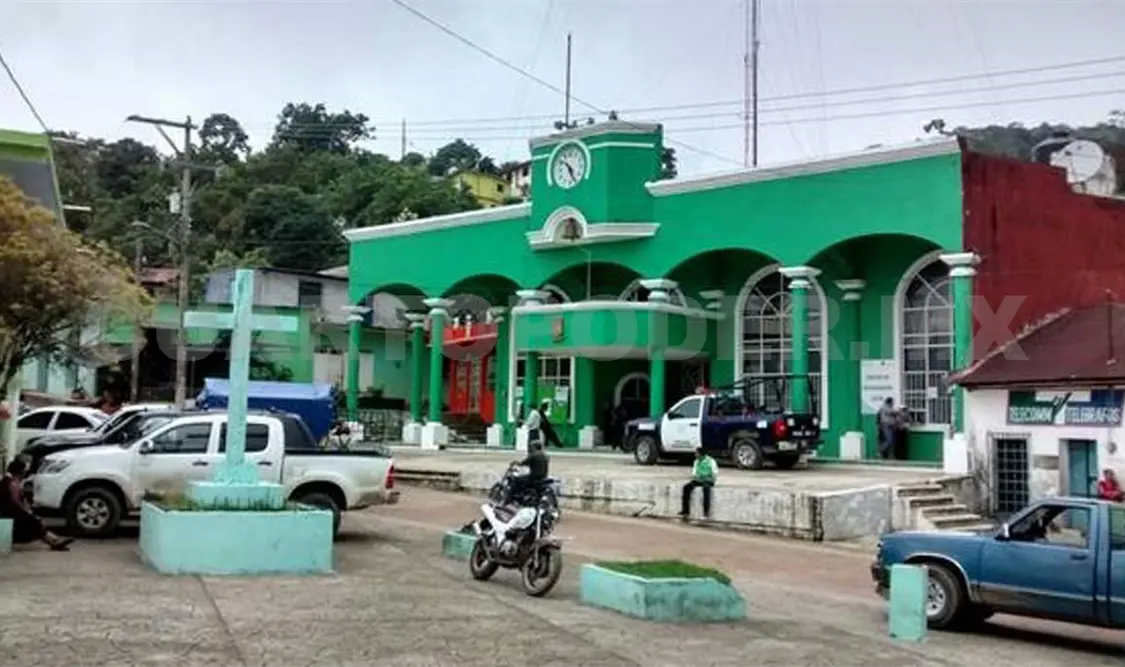 Denuncian en Amatán grupos civiles armados
