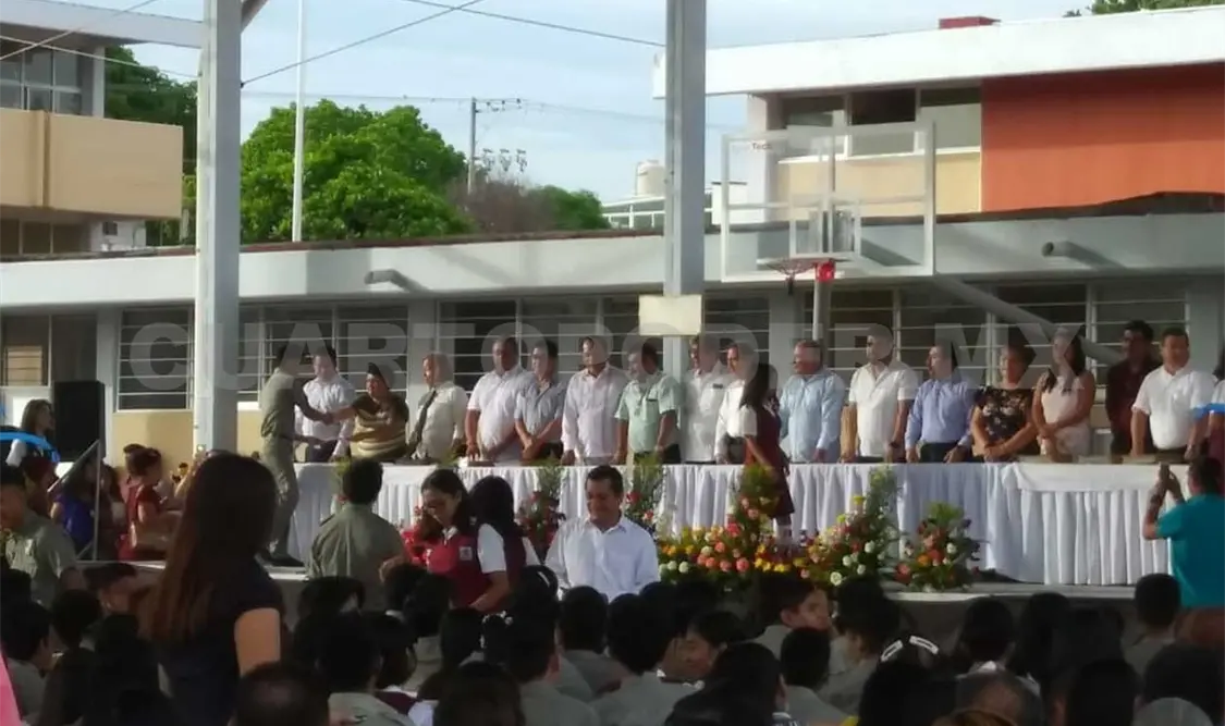 Funcionarios brillan por su ausencia en clausura