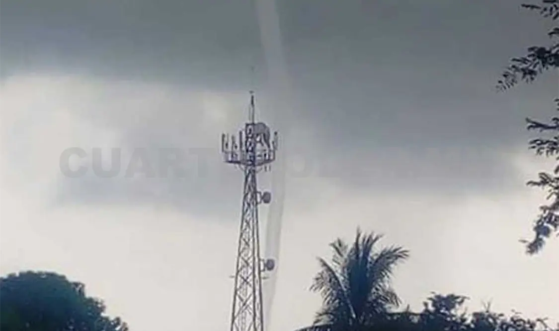 Tornado de agua se forma en las costas chiapanecas