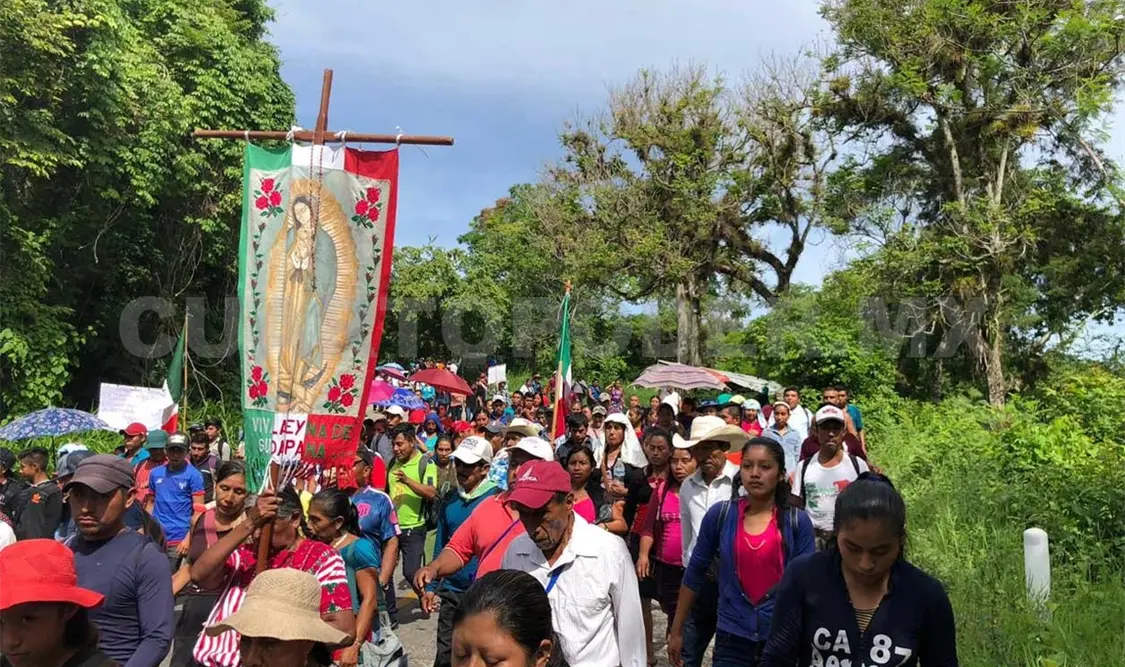 Habitantes marchan por justicia y salud