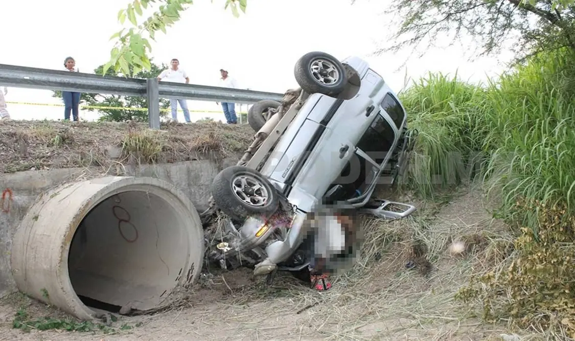 Mueren dos mujeres y un hombre en accidente