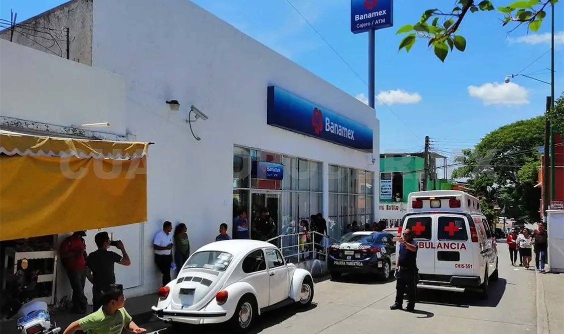 Roban 280 mil pesos al interior de Banamex