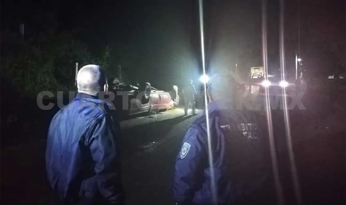 Autoridades tomaron conocimiento y ordenaron que el cuerpo y la camioneta fueran retiradas del lugar. CP