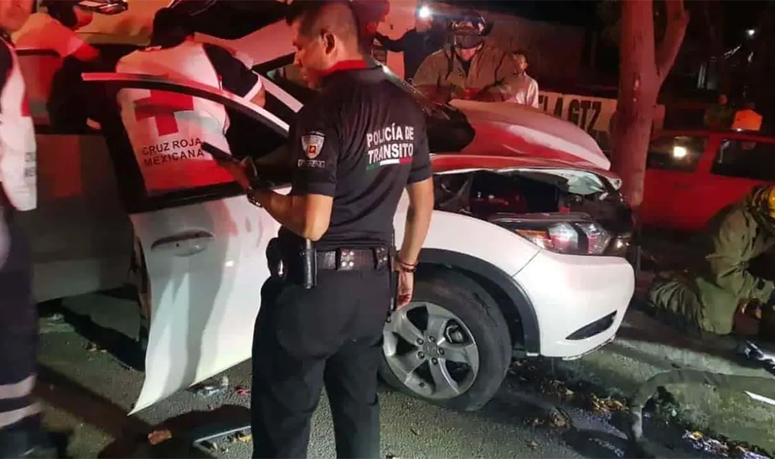 Tres personas lesionadas en aparatoso accidente