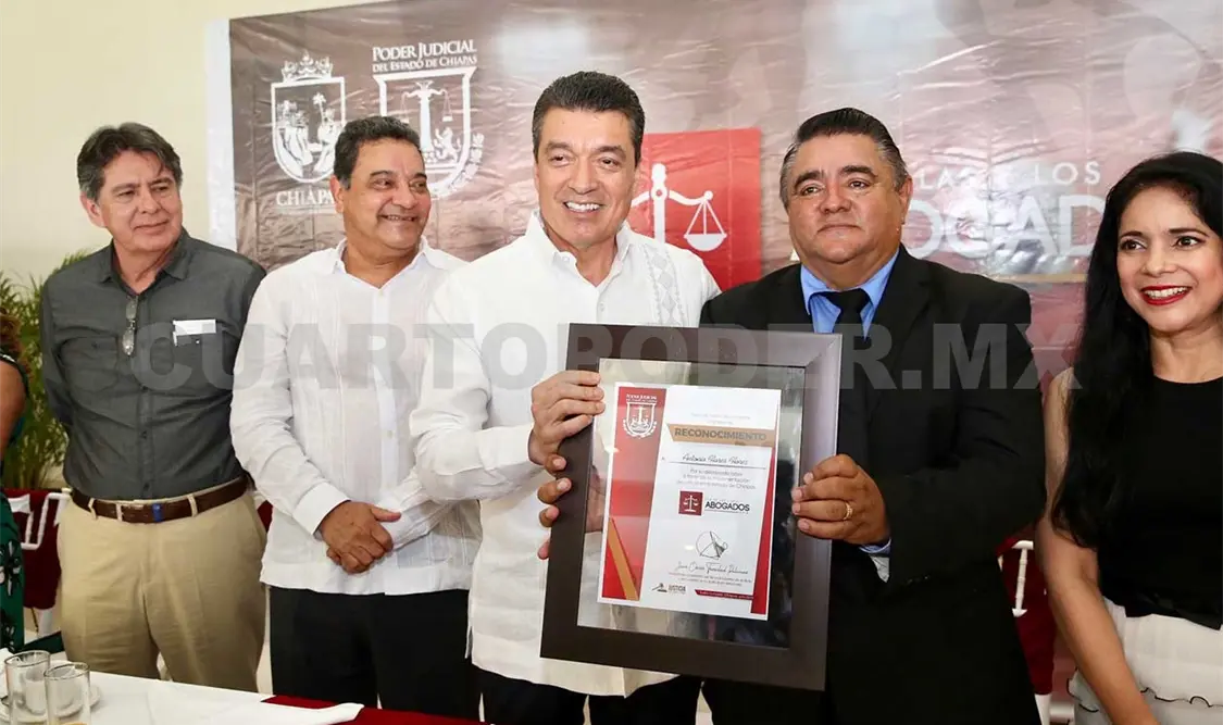 El camino correcto es bajo la dirección de la ley: Rutilio