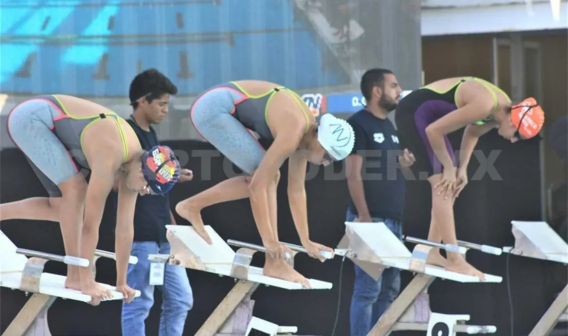 Oro en relevos, más 4 platas y 4 bronces