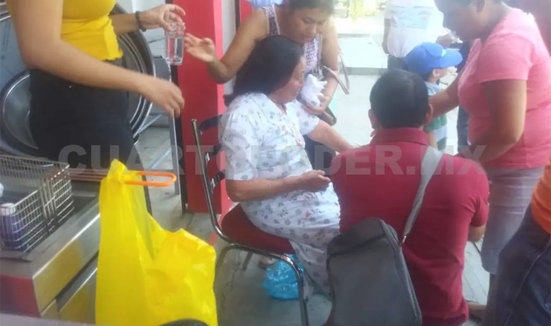 Abuelita queda lesionada en accidente de tránsito