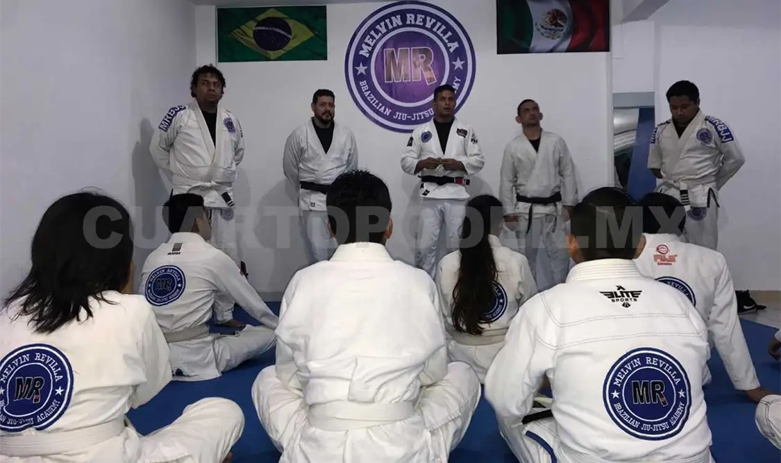 Academia de Jiujitsu tiene nuevos grados