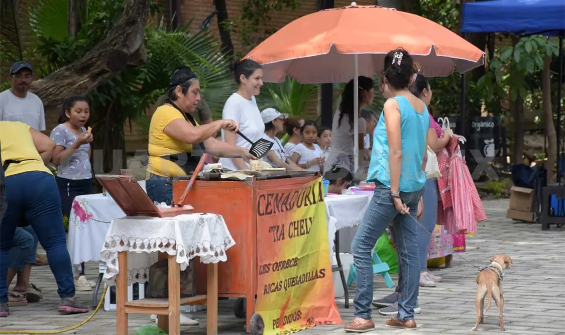 El mercadito es una idea emanada de las mujeres. Guillermo Ramos / CP