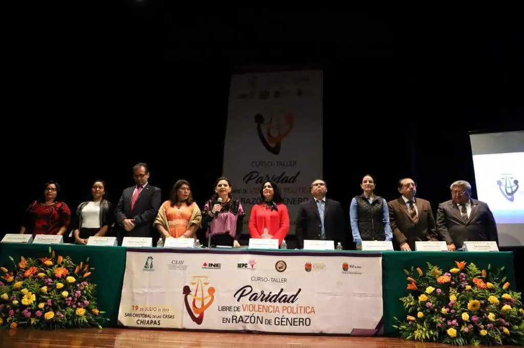 En su participación, la magistrada de TEPJF, Mónica Soto Fregoso, reconoció la labor desempeñada por la líder del Congreso estatal. CP