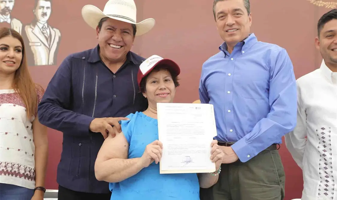 El gobernador y el coordinador general de Ganadería de la Sader entregaron 407 vaquillas. CP
