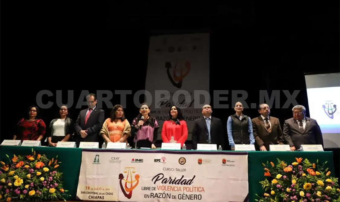 Participa diputada en taller contra violencia