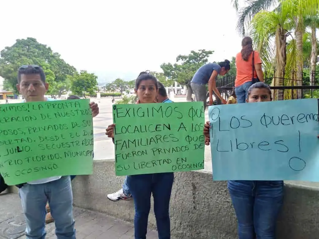 Los familiares piden la ayuda de las autoridades para liberar a los retenidos. CP