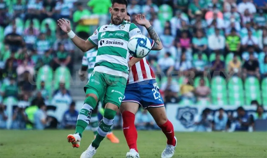 Santos golea y hunde a Chivas en el cociente