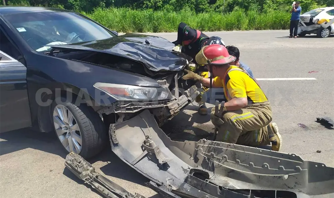 Choque de taxi salda con una lesionada